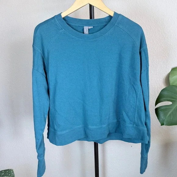 Sweaty Betty After Class Sweatshirt Blue XL Thumbholes Crop Athleisure - Picture 2 of 9